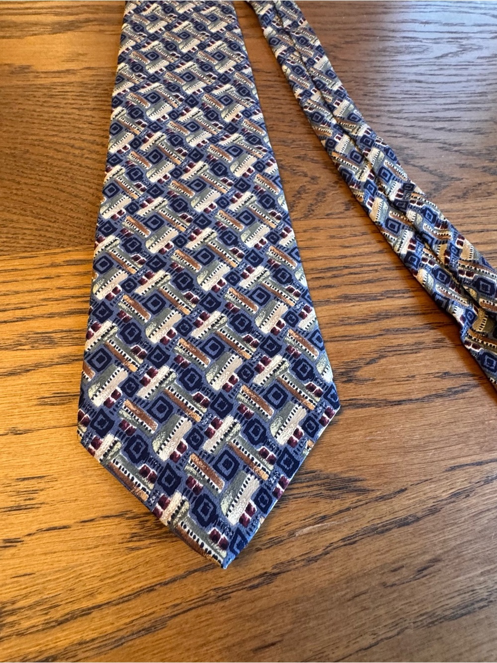 Geoffrey Beene Navy Gray Burgundy Geometric Silk Tie Rare Vintage 100% Silk
